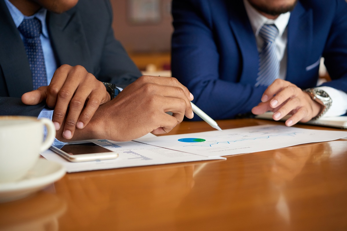 analyzing business chart